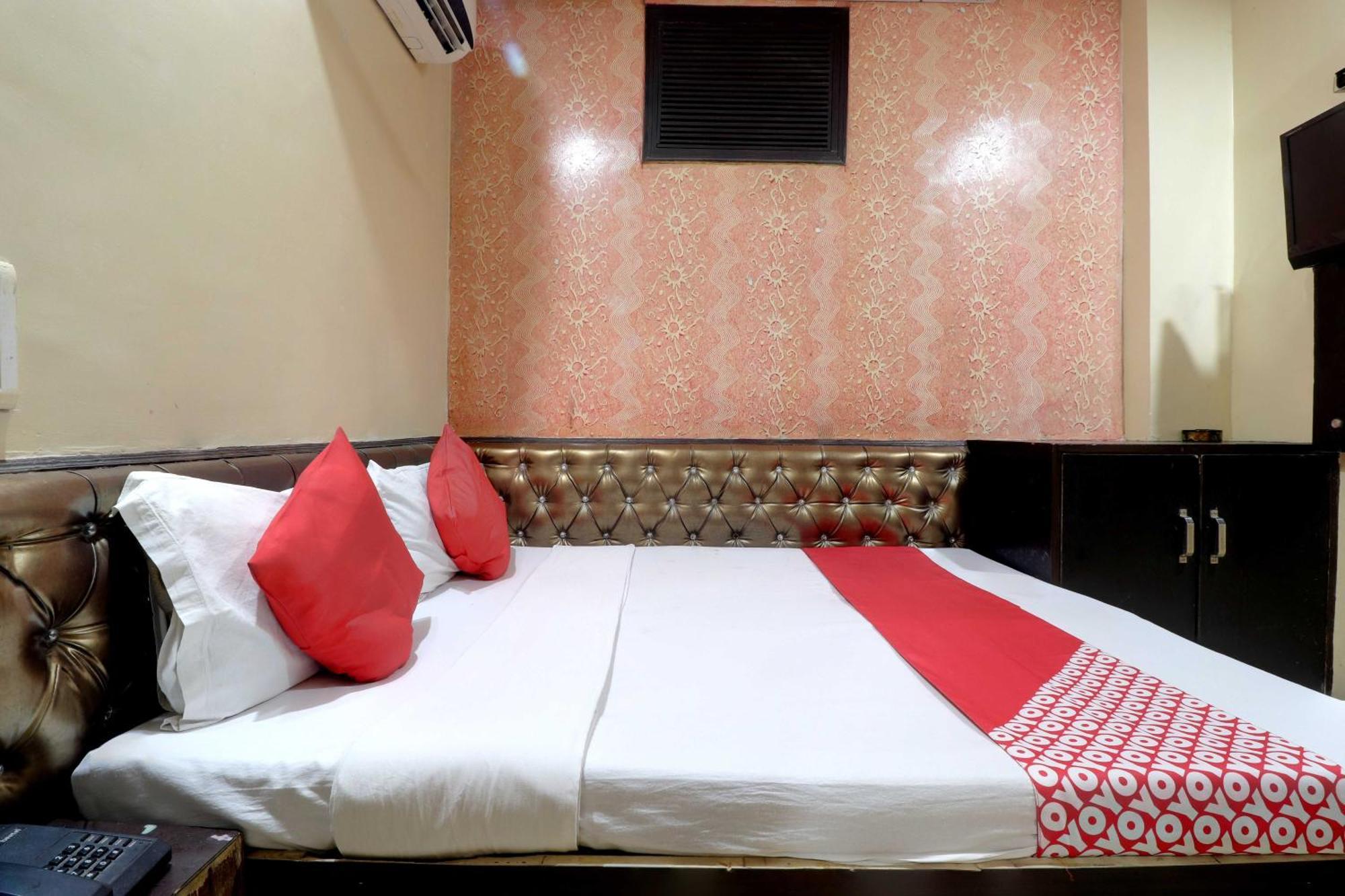 Oyo Flagship 81569 The Red Rose Inn Neu-Delhi Exterior foto